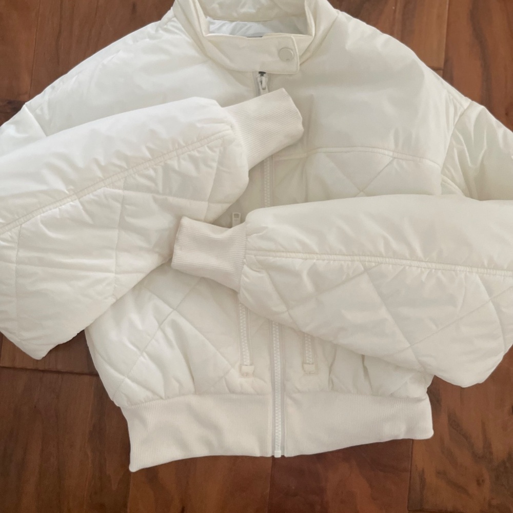 Alo Yoga  Snowrider Puffer Jacket in Ivory XS - Picture 6 of 11